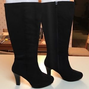 LANE BRYANT WIDE CALF BLACK SUEDE BOOT -TALL KNEE